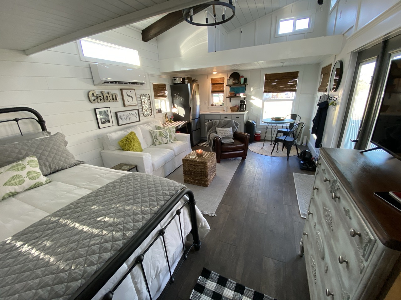The Oasis Cabin - Cabins for Rent at Stockton Lake