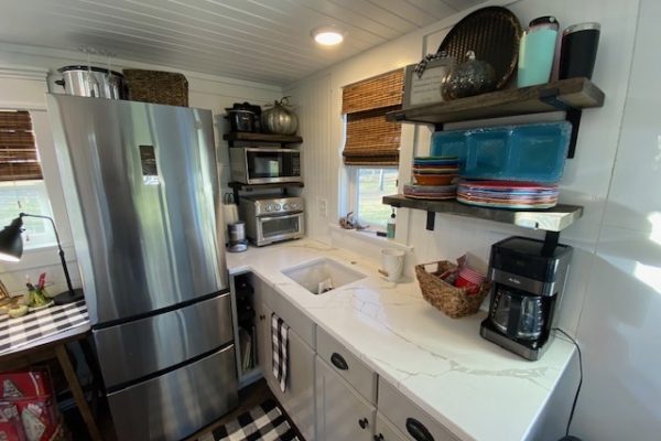 Crabbys-Cabins7-Big-Cabin-Kitchen
